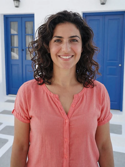 Elena, 45, Greek woman on a whitewashed island street - meet Greek singles on Cdleusa