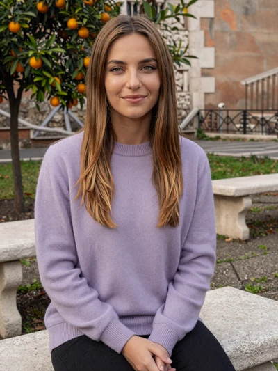 Paola, 29, Italian woman in a Roman garden - Vatican-area single on Cdleusa dating site