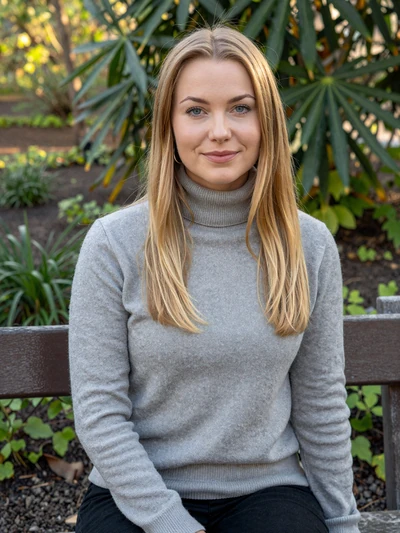 Johanna, 31, German woman at Frankfurt botanical garden - European single on Cdleusa dating site