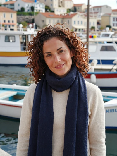 Manon, 29, French woman at Marseille old port - verified French single on Cdleusa