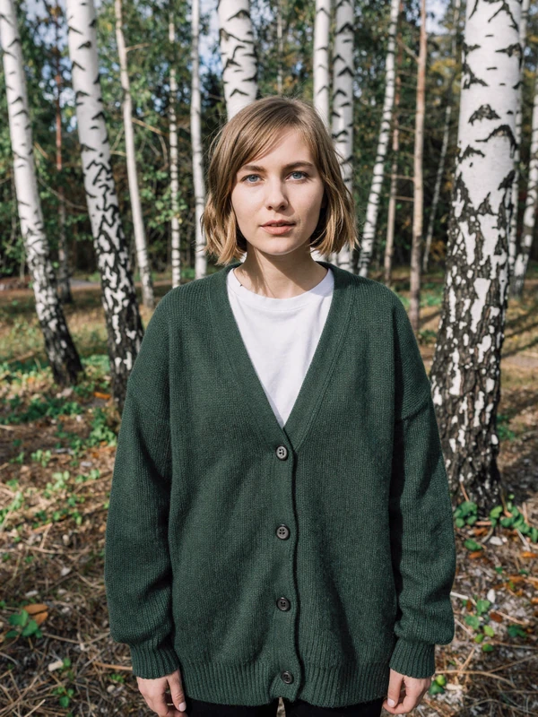 Emilia, 26, Finnish woman in a birch forest - meet Finnish singles on Cdleusa